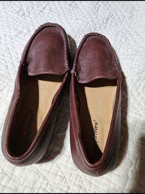 Comfortview Women’s Burgundy Man-made Leather Slip-On Loafers Size 7M